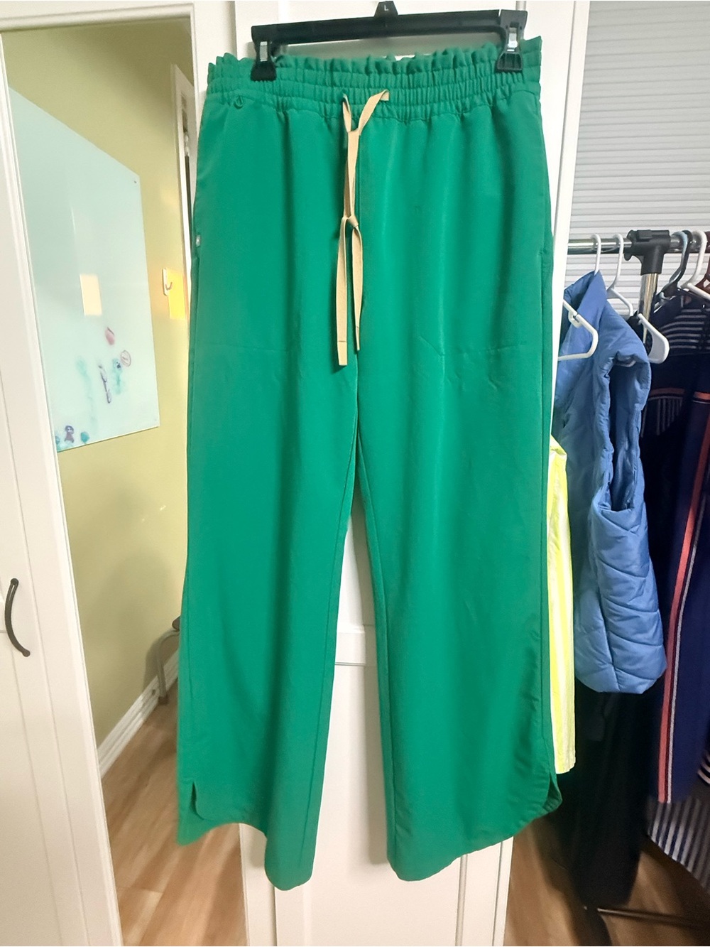 Womans Green Drawstring Wide-Leg Marsielle Figs pants